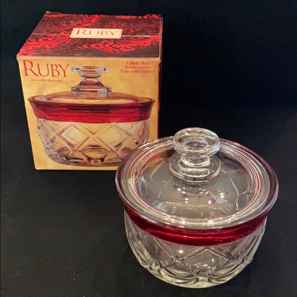 Ruby Candy Box - Picture 2 of 2